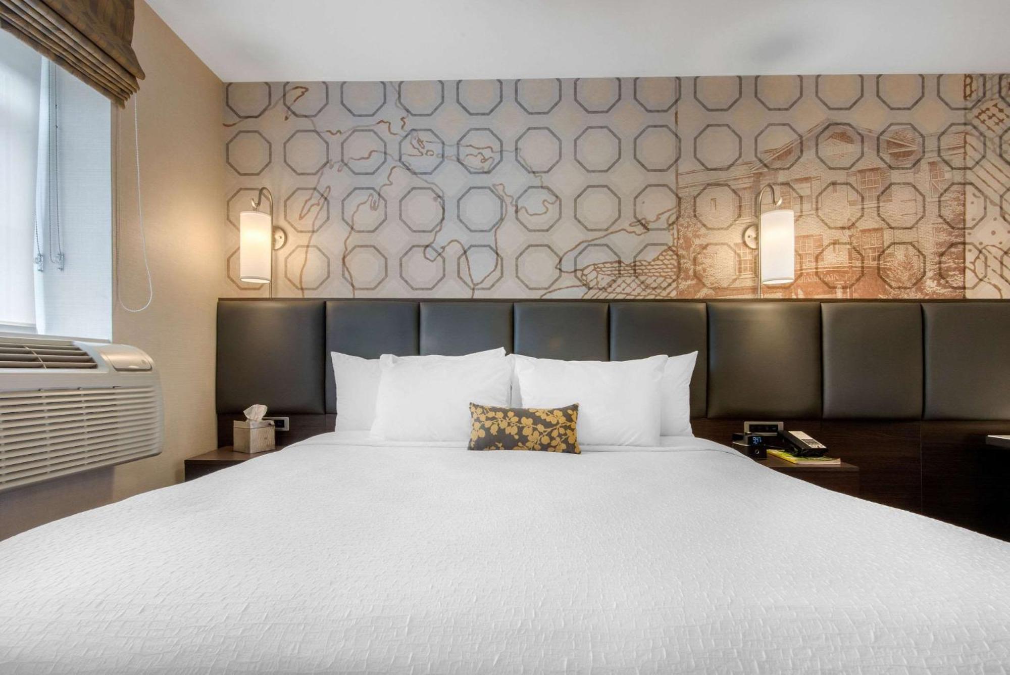 The Champlain Waterfront Hotel Ascend Hotel Collection Orillia Ngoại thất bức ảnh