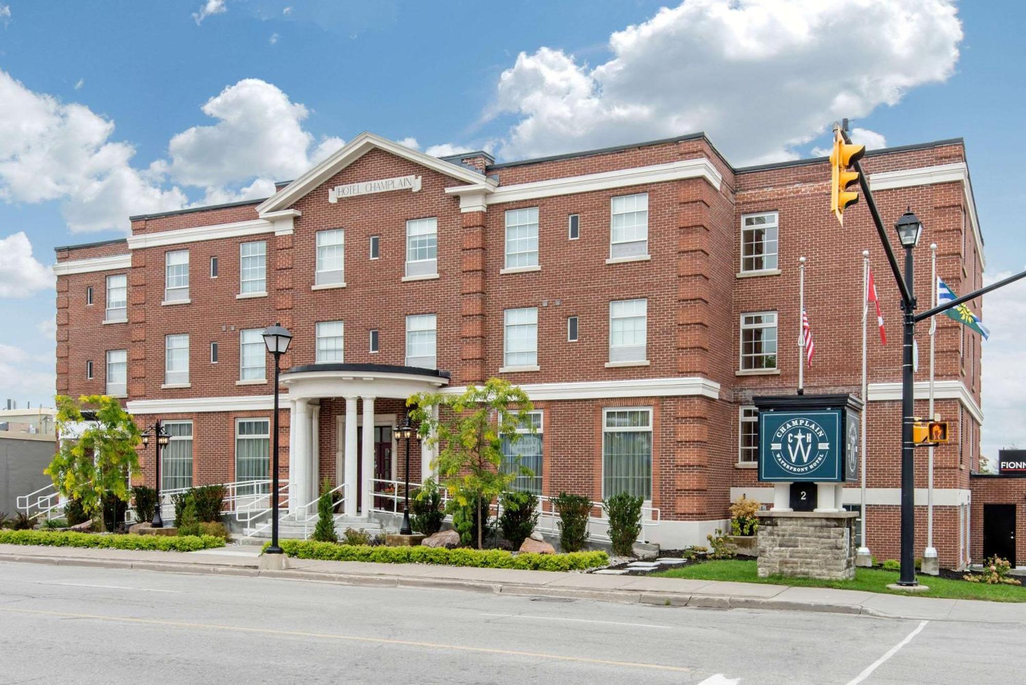 The Champlain Waterfront Hotel Ascend Hotel Collection Orillia Ngoại thất bức ảnh