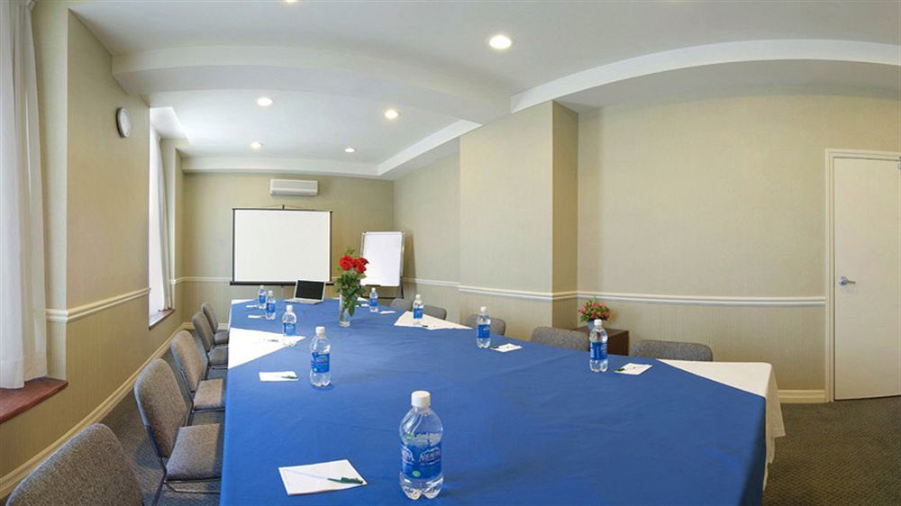 The Champlain Waterfront Hotel Ascend Hotel Collection Orillia Ngoại thất bức ảnh