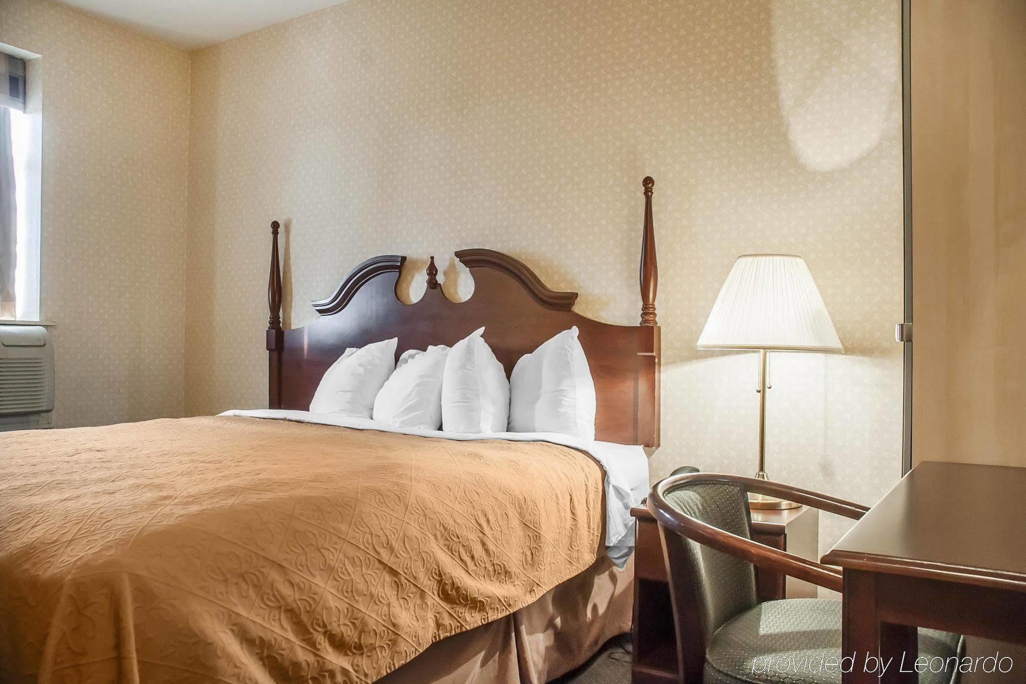 The Champlain Waterfront Hotel Ascend Hotel Collection Orillia Ngoại thất bức ảnh