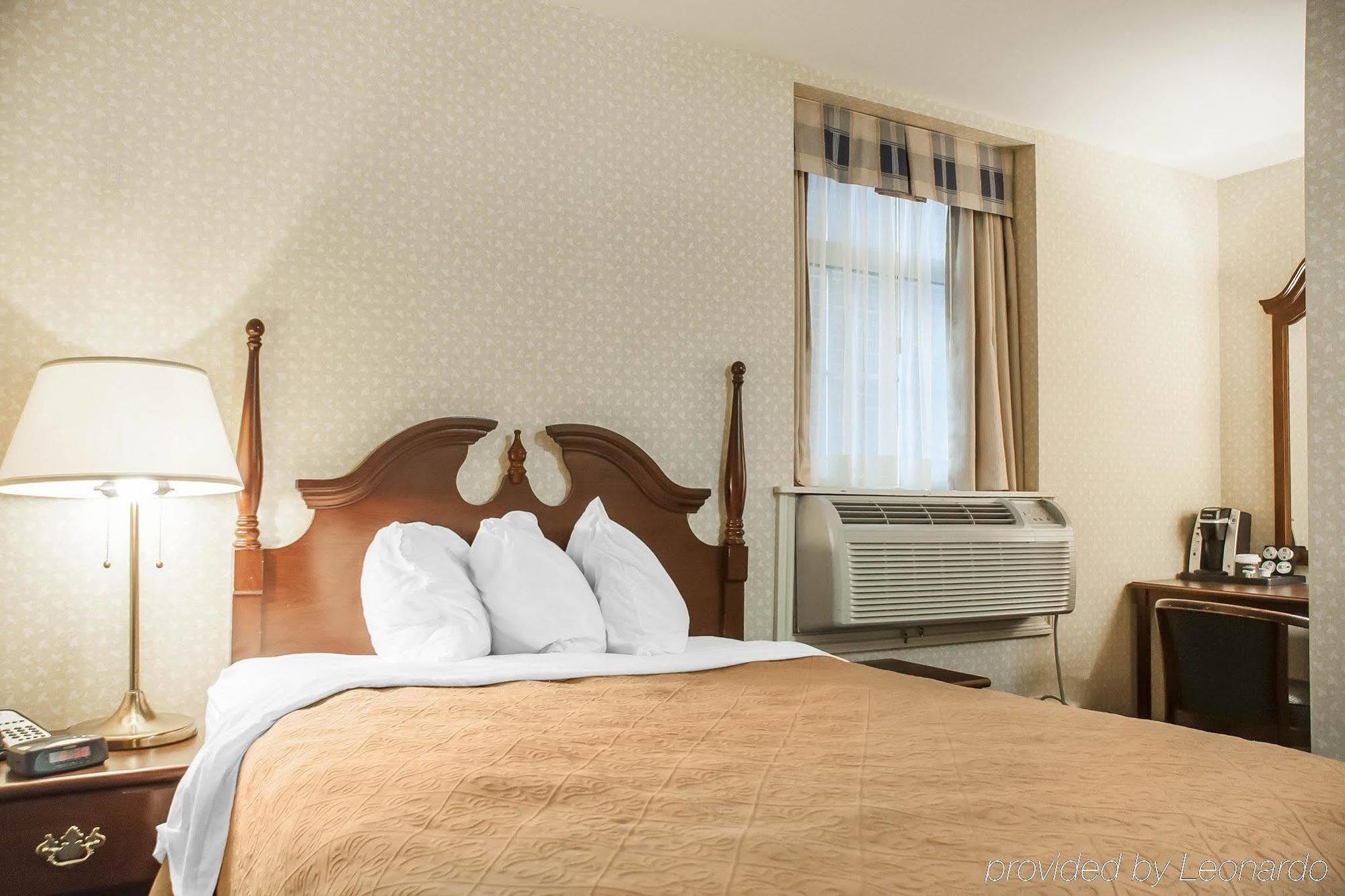 The Champlain Waterfront Hotel Ascend Hotel Collection Orillia Ngoại thất bức ảnh