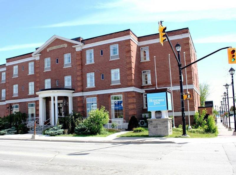 The Champlain Waterfront Hotel Ascend Hotel Collection Orillia Ngoại thất bức ảnh